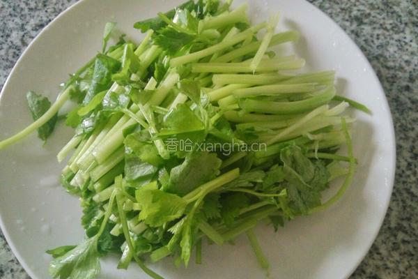 芹菜炒香干的做法图解2