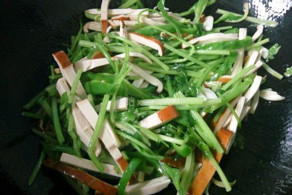 芹菜炒香干的做法图解8
