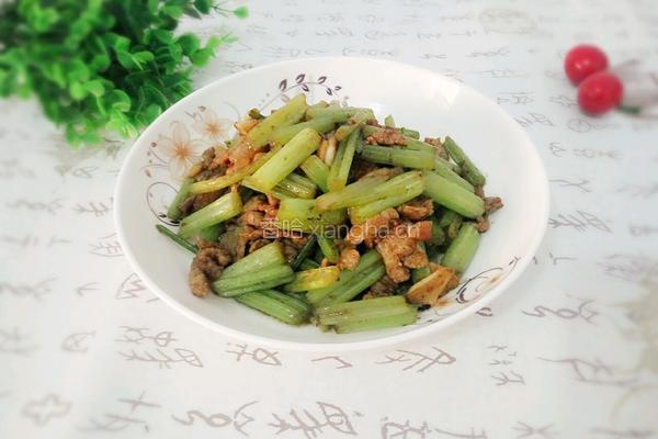 芹菜炒肉的做法图解14