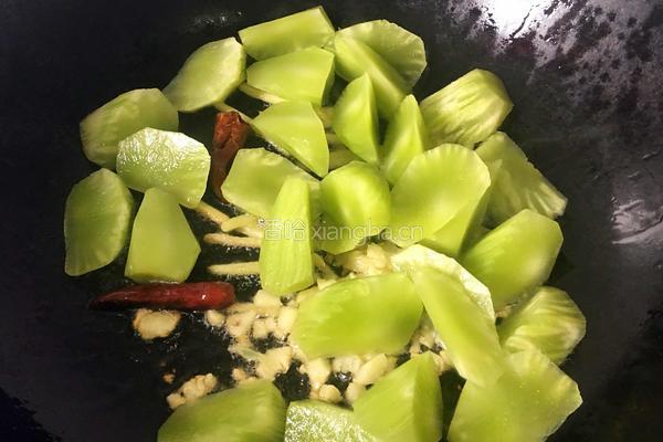青笋炖泥鳅的做法图解6