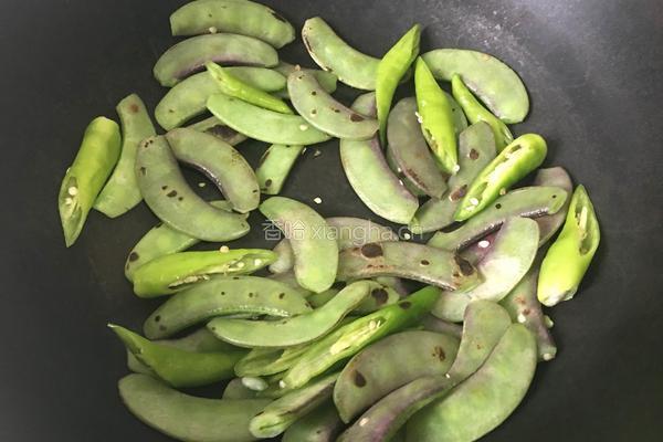 虎皮眉豆炕尖椒的做法图解4