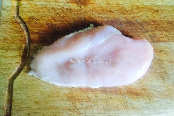 辣子鸡丁的做法图解1