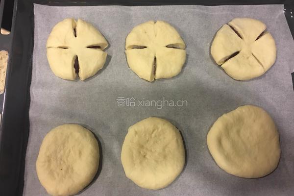 豆沙花朵面包的做法图解10