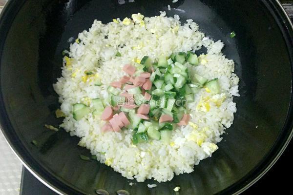 火腿炒饭的做法图解5