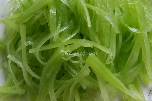 凉拌莴笋的做法图解3