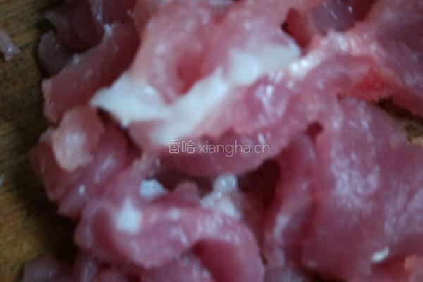 黑木耳炒肉片的做法图解2