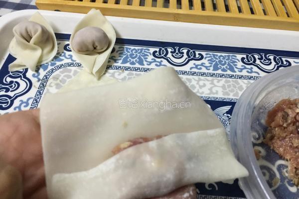 猪肉香菇大云吞的做法图解5