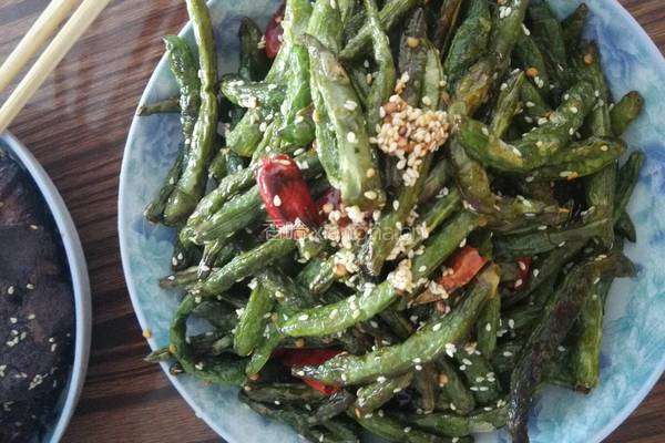 干煸豆角的做法图解4