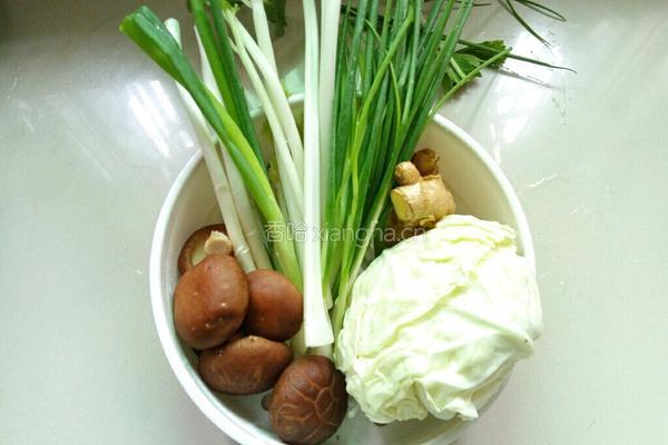 香菇白菜鲜肉包的做法图解2