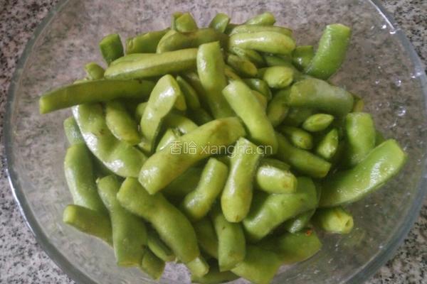 酸辣毛豆的做法图解2