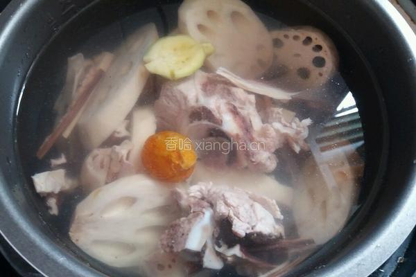 章魚豬骨蓮藕湯的做法图解5