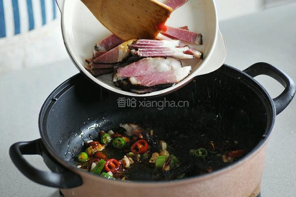 芹菜腊肉的做法图解5