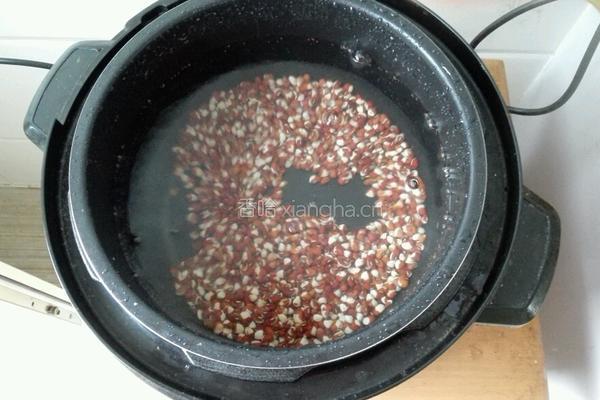 高粱米花豆粥的做法图解3
