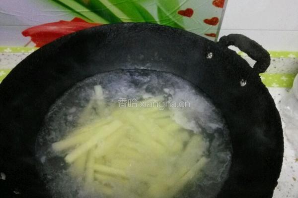 炸土豆条的做法图解3