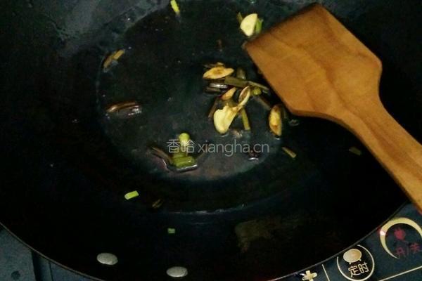 毛豆炒萝卜干的做法图解3