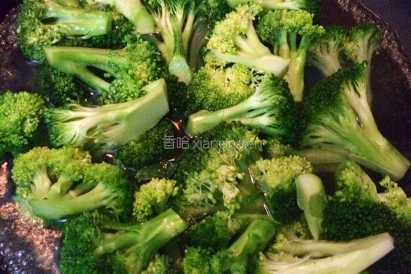 凉拌西兰花的做法图解2