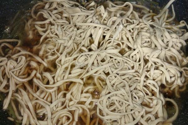  扁豆角闷面的做法图解5