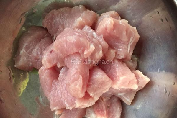 烤猪肉串的做法图解1