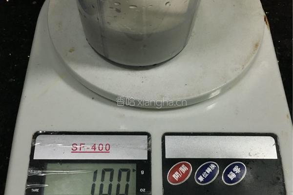 香蕉松饼的做法图解1