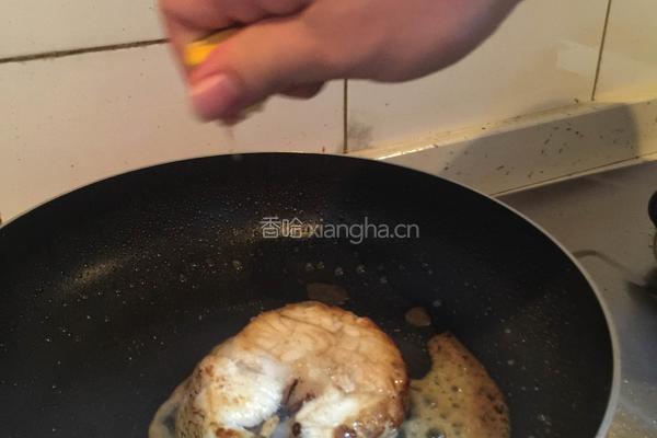 香煎鳕鱼的做法图解4