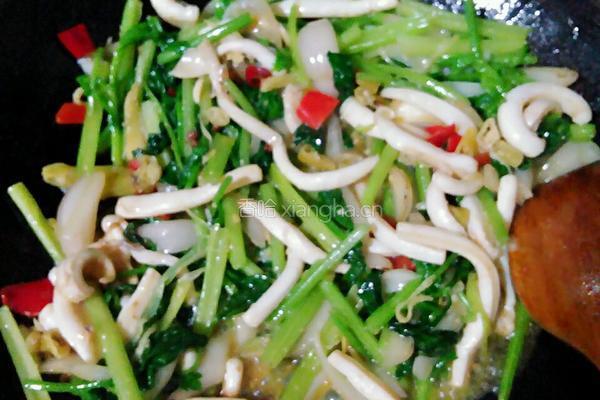 香芹炒鱿鱼的做法图解6