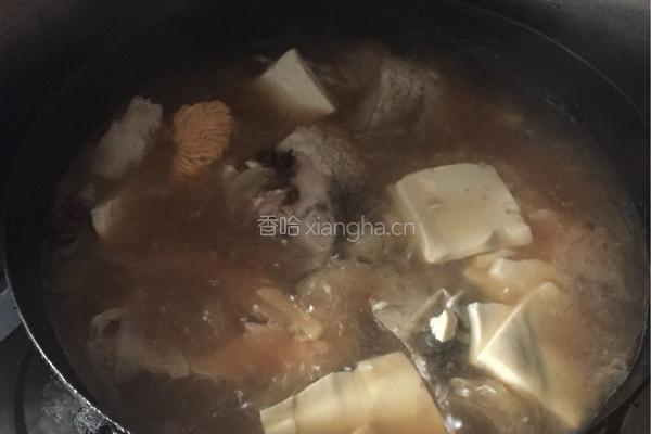 豆腐炖鱼的做法图解7