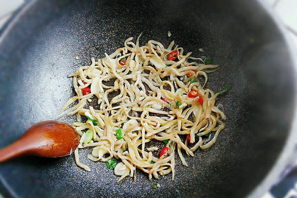 花生炒银鱼的做法图解6