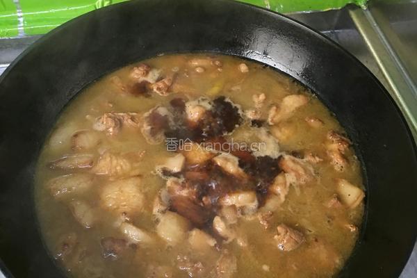 黄花菜烧肉的做法图解2
