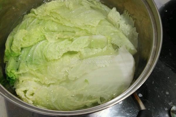 猪肉白菜馅饺子的做法图解3
