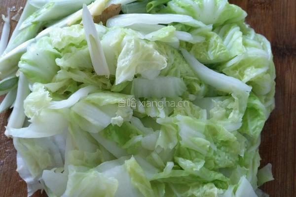 猪肉白菜馅饺子的做法图解4