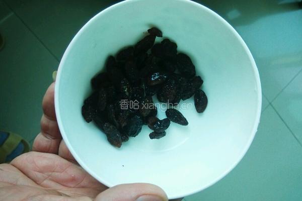 红提蛋糕卷的做法图解1