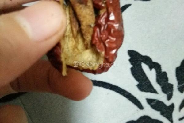 红枣夹核桃的做法图解2