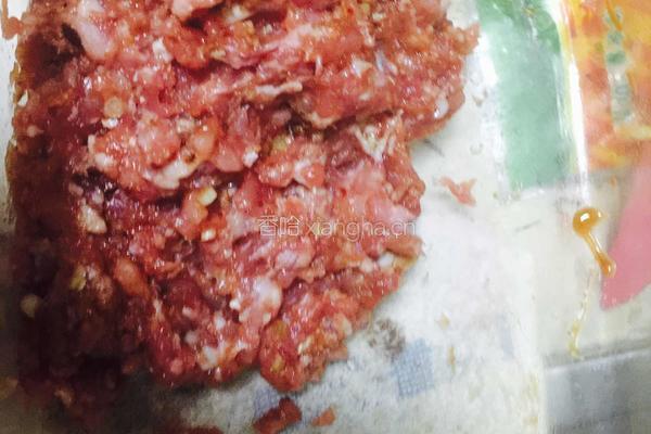 剁椒蒸肉饼的做法图解2