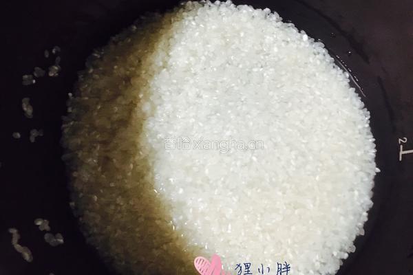广式香肠焖饭的做法图解2