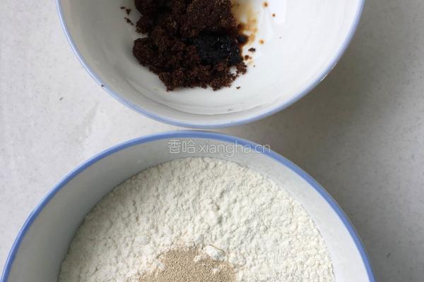 红糖发糕的做法图解1