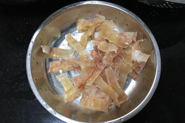 乌鸡椰子花胶汤的做法图解5