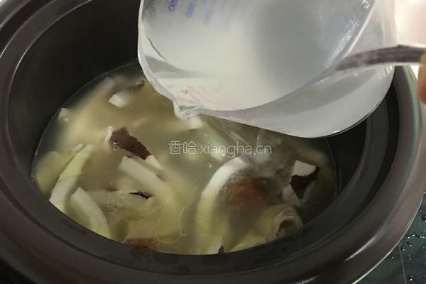 乌鸡椰子花胶汤的做法图解8