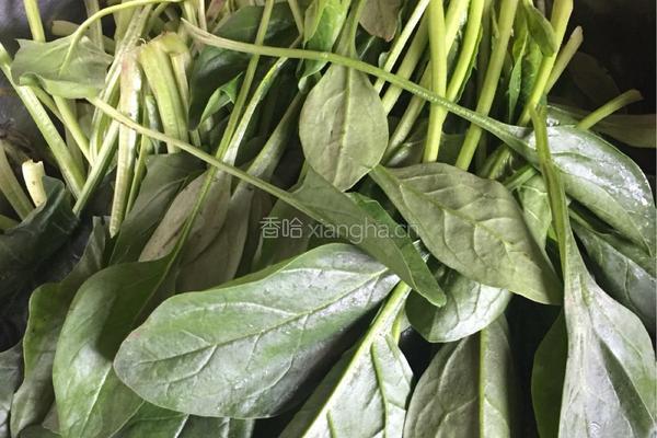 老醋菠菜花生米的做法图解1