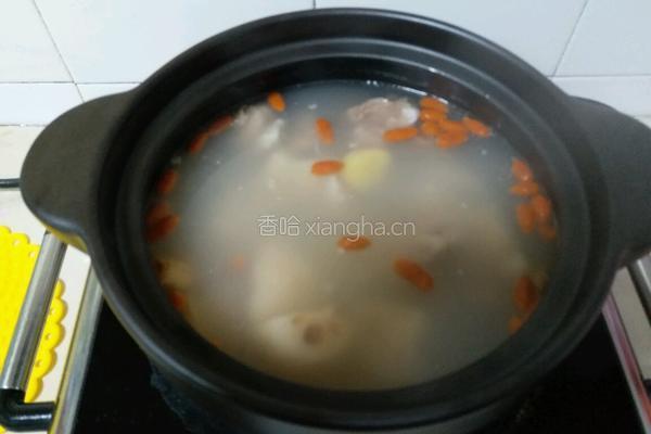 莲藕薏米排骨汤的做法图解4