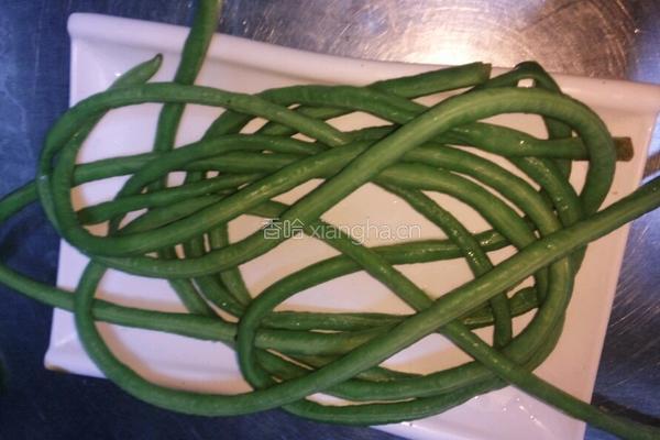 干煸麻花豆角的做法图解3