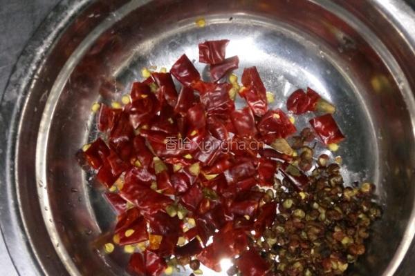 干煸麻花豆角的做法图解7