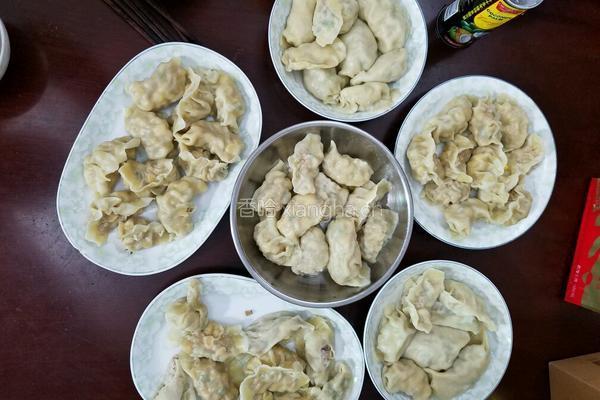 玉米饺子萝卜饺子的做法图解6