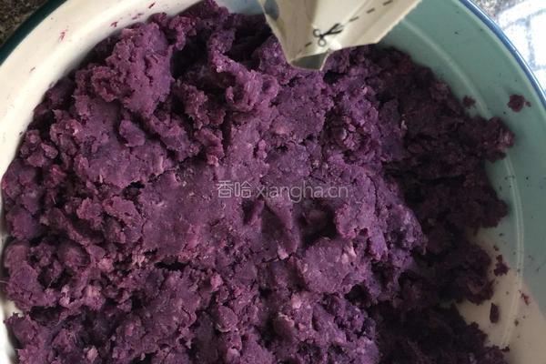 芝麻红豆馅紫薯饼的做法图解3