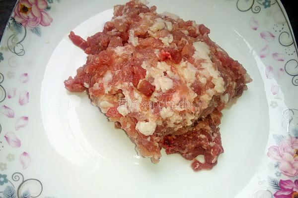 烂肉青豆的做法图解1