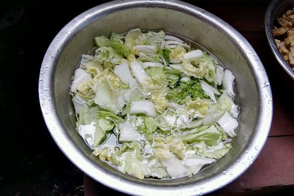 素煮白菜的做法图解2
