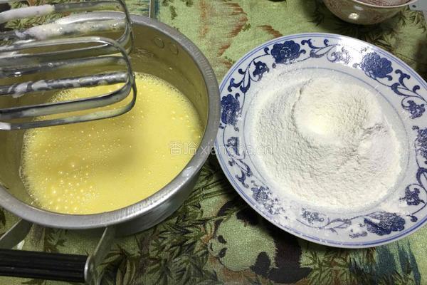 10寸戚风蛋糕的做法图解10