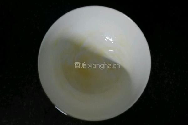 微波炉煎鸡蛋的做法图解1