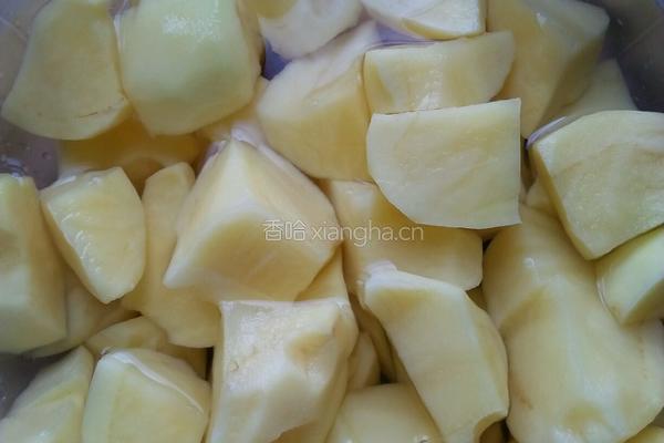 土豆焖饭的做法图解1