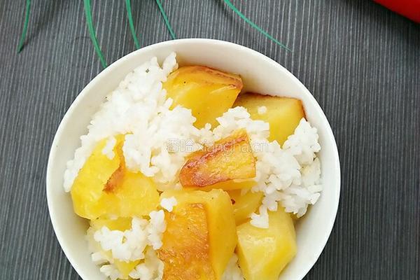 土豆焖饭的做法图解9