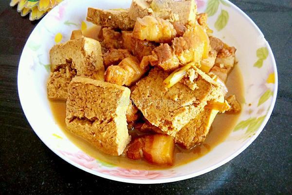 五花肉烧冻豆腐的做法图解10
